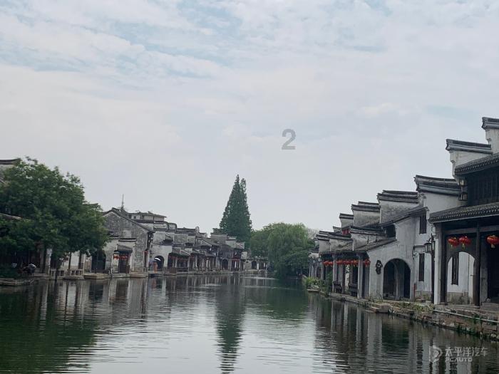 衣锦还乡的意思